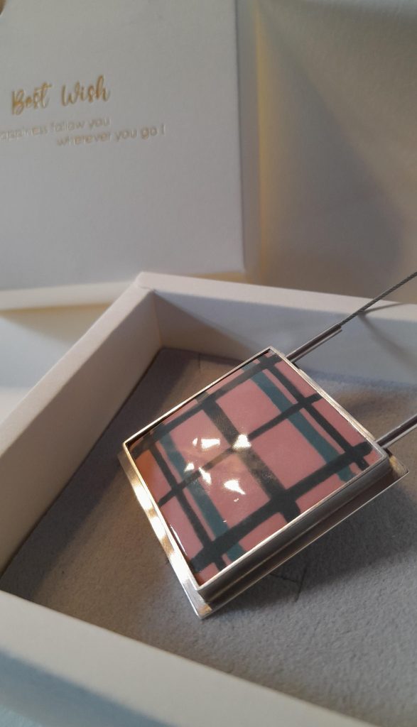 Kette Silber Porzellan Quadrat rosa grün kariert