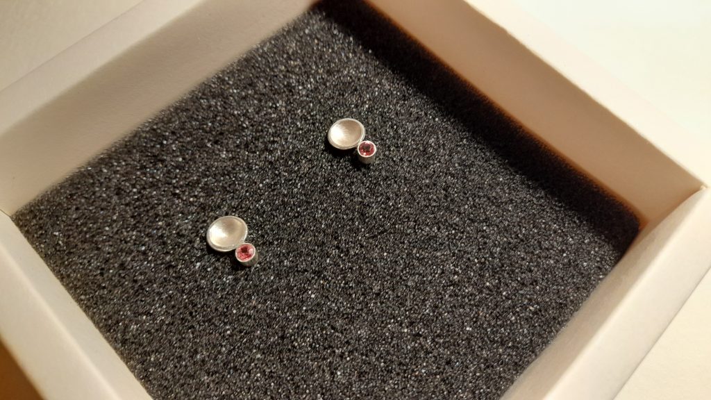 Ohrstecker rund Turmalin quarz